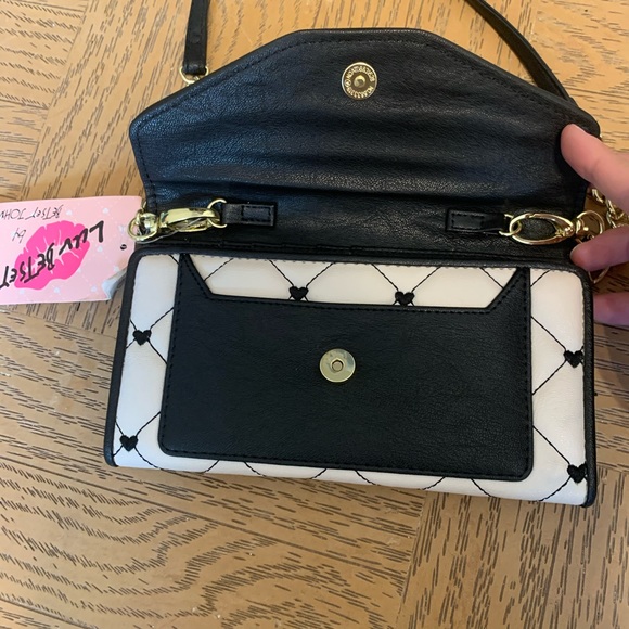 Betsey Johnson Wallet Crossbody - Picture 4 of 7